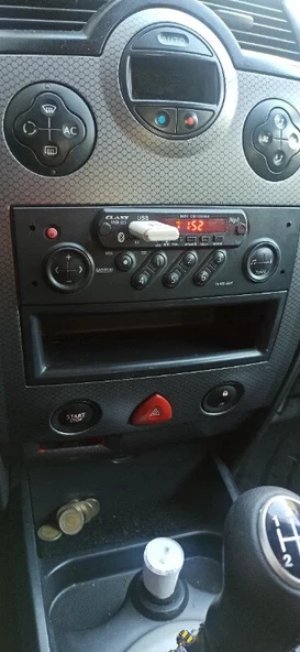 Renault Megane 2 Bluetoothlu Mikrofonlu Oto Teyp Usbsd Çevirici Aux Kumandalı Telefon Alma - 6