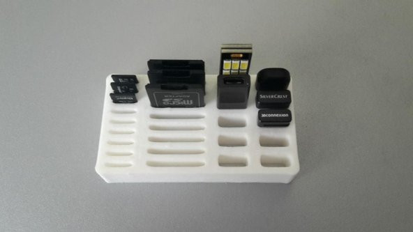 Usb / Sd Kart Yuvası Plastik Aparat - 1