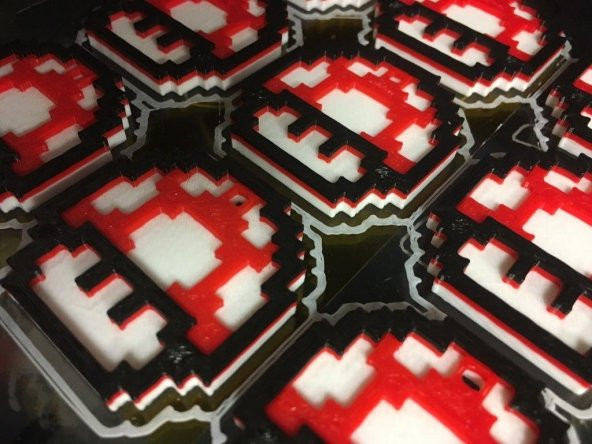 Tek Parça, 3 Renk, 8 Bit Mario Mantar Plastik Aparat