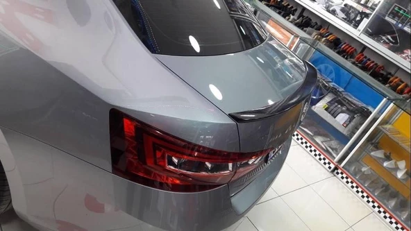 SKODA SÜPER B 2012-2015 SİYAH SPOİLER