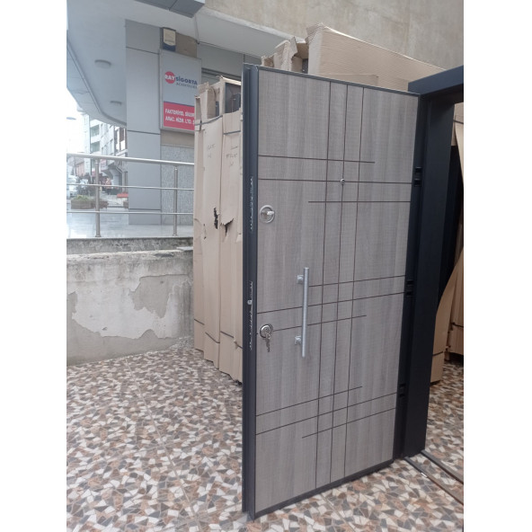11532 Çelik Kapı, Ahşap Desenli Çelik Kapı Modelleri Sağ Açılım Çelik Kapı - 4
