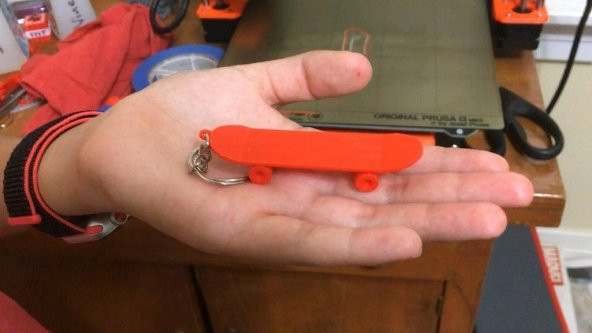 Kaykay Organik Plastikten Dekoratif  Tek Parça Anahtarlık - 2