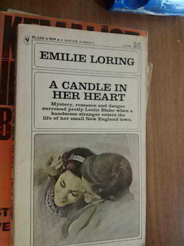A CANDLE IN HER HEART EMILIE LORING  (kitap ikinciel dir) (U3) - 1