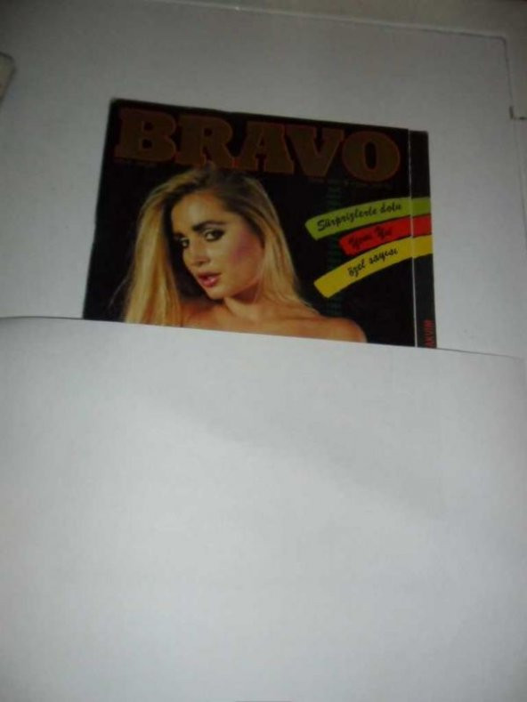 BRAVO ERKEK DERGİSİ  YIL 4  SAYI 31 - OCAK 1984 - KAPAK BANU ALKAN - ORTA SAYFA POSTER TAKVİM : BANU ALKAN