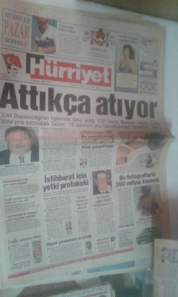HÜRRİYET 10 AĞUSTOS 1997 PAZAR ATTIKÇA ATIYOR*ZERRİN ÖZER*DEVLET DEVRİM*BU FENER MEST EDER - 1