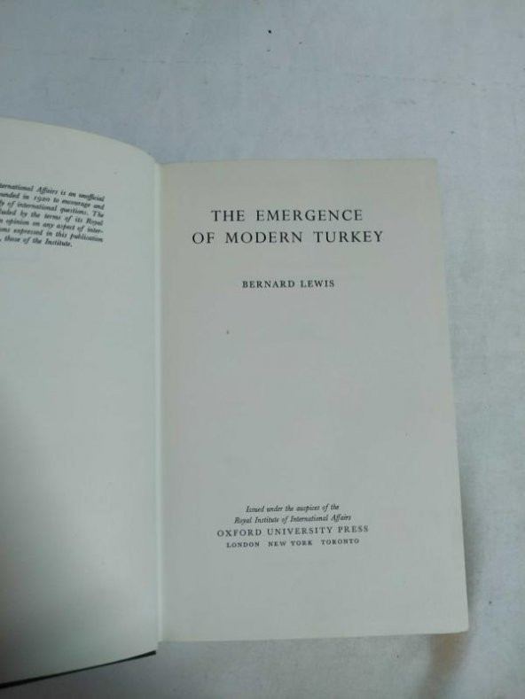 The Emergence of Modern Turkey (Modern Türkiyenin Doğuşu) Bernard Lewis - 1