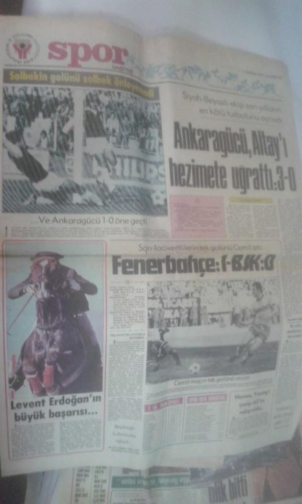 YENİ ASIR SPOR GAZETESİ 7 KASIM 1977 PAZARTESİ ANKARAGÜCÜ-ALTAY*FENERBAHÇE:1 BJK:0*KSK HACETTEPE
