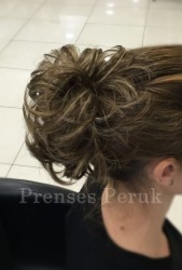 Işıltılı Gölgeli Kahve Lastikli Topuz Modeli