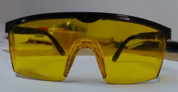 Korumalı Laboratuvar Gözlüğü Sarı HİLAYS