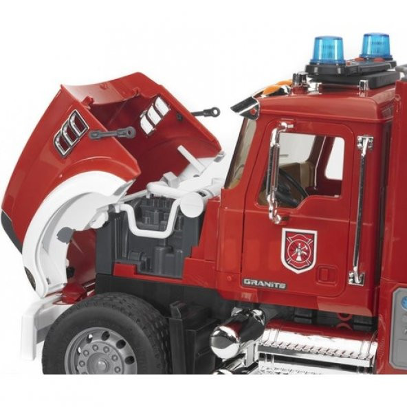 Bruder Mack Granite Itfaiye Araci BR02821 - Resim 4