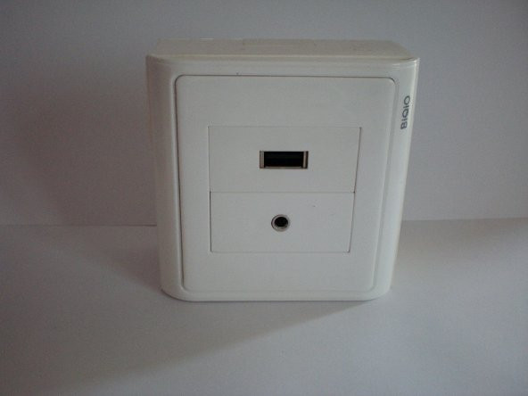 Sıva Üstü USB2.0+Audio Duvar Prizi - 2