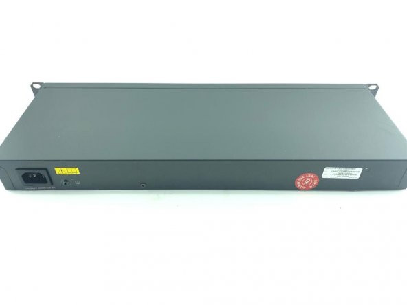 3COM 10/100/1000 SWİTCH (TEŞHİR ÜRÜNÜ) AZ KULLANILMIŞ