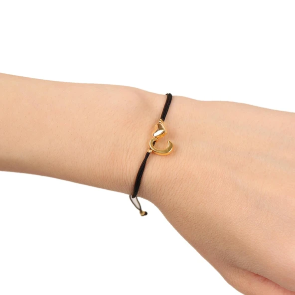 SİYAH İP C HARFİ BİLEKLİK