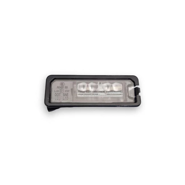 VW Passat B8.5 2020-2023 Arka Plaka Aydınlatma Lambası LED 1K8943021D