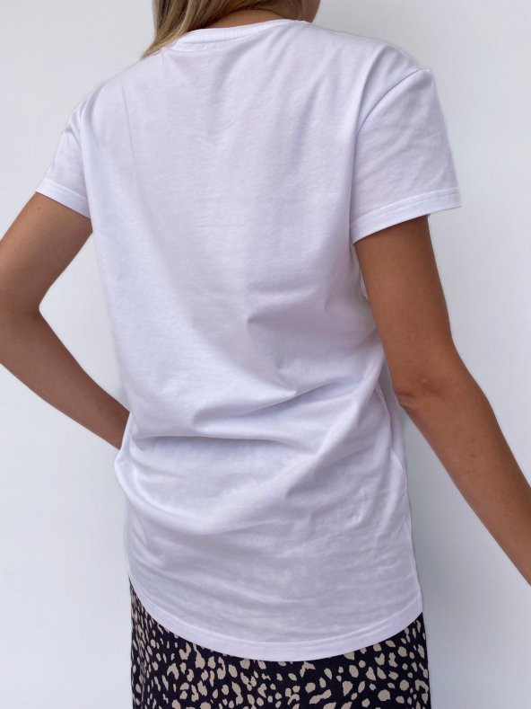 Kadın Beyaz Çiçek Baskılı Basic Beyaz Tshirt - 2