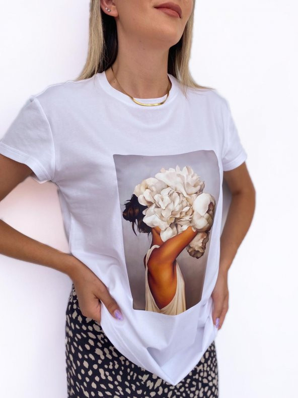Kadın Beyaz Çiçek Baskılı Basic Beyaz Tshirt - 3