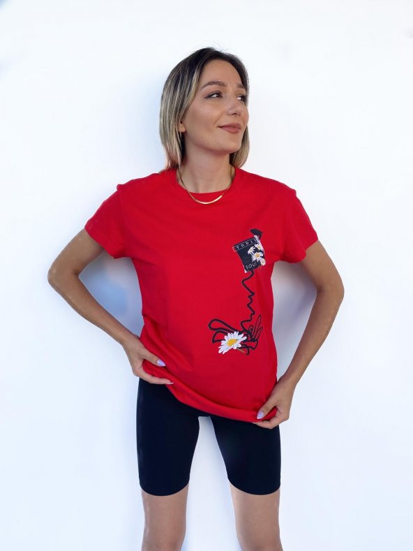 Kadın Papatya Baskılı Basic Kırmızı Tshirt