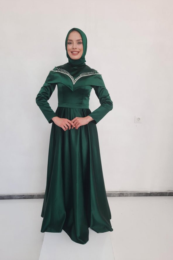 Tuana Abiye Uzun Saten Kumaş Tesettür Abiye 17950 Zümrüt
