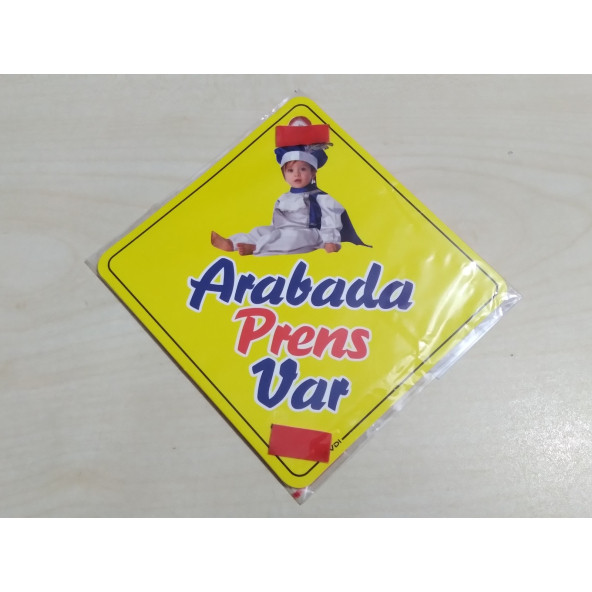 CAM İÇİ SARI DEKOR PLAKA KARE ARABADA PRENS VAR (11x11cm) YAPIŞTIRMALI (Dekor Levha) SARI PLAKA