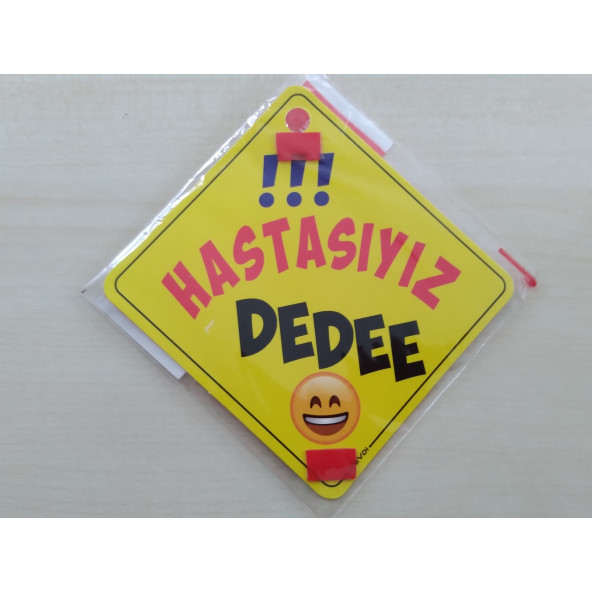 CAM İÇİ SARI DEKOR PLAKA KARE HASTASIYIZ DEDEE (11x11cm) YAPIŞTIRMALI (Dekor Levha) SARI PLAKA ürün görseli