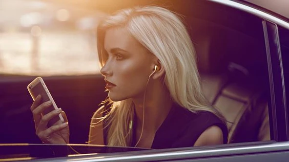 Happy Plugs Kulak içi Kulaklık Parlak Gold 7728 - Resim 5