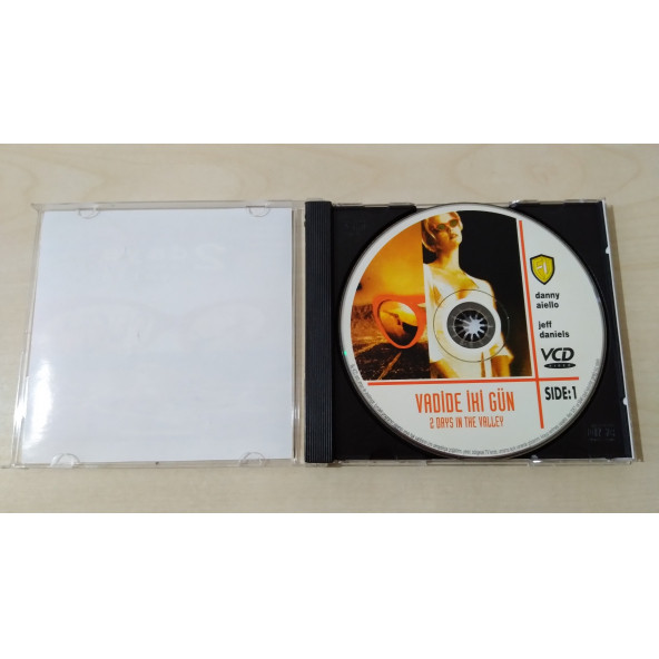 2 DAYS IN THE VALLEY VCD TÜRKÇE DUBLAJ FİLM 2cd (ORJİNAL VCD FİLM) VADİDE 2 GÜN - Charlize Theron - 2