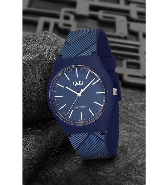 Q&Q VS52J003Y Su Geçirmez Silikon Kordonlu Unisex Kol Saati