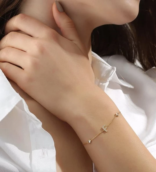 Vaoov 925 Ayar Gümüş Harfli Tektaşlı Bileklik ürün görseli