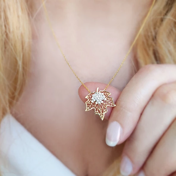 925 Ayar Gümüş Çınar Yaprağı Kolye ürün görseli