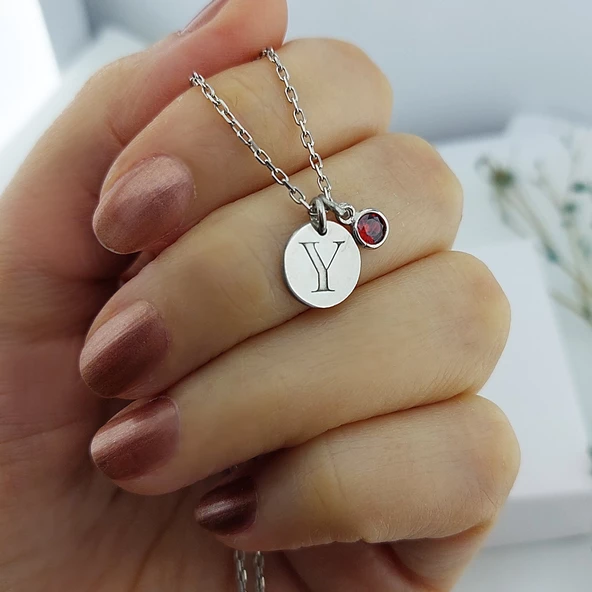 Vaoov 925 Ayar Gümüş Harfli ve Taşlı Plaka Kolye ürün görseli