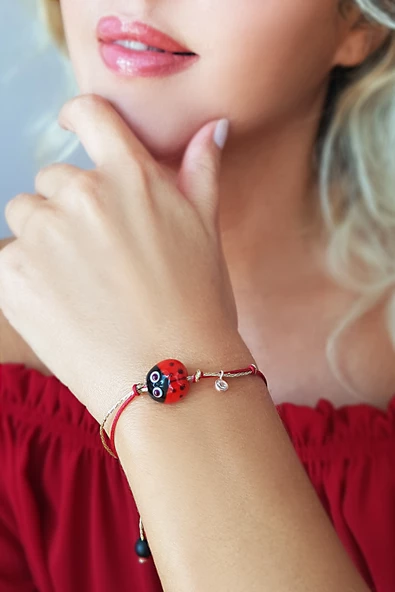 El Yapımı Cam Uğur Böceği Gümüş Bileklik ürün görseli