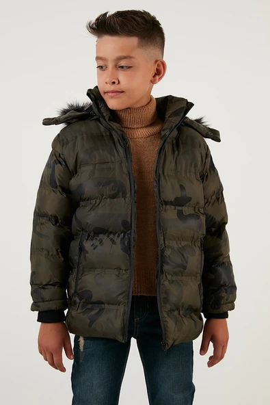 Life For Moda Erkek Çocuk Kamuflaj Desenli Fermuar Cepli Tüylü Kapüşonlu Şişme Mont Kaban