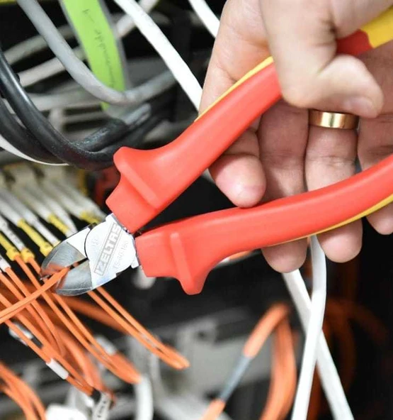 İzeltaş 8795 Elektrikçi Seti 1000V İzoleli 5 Parça - 2