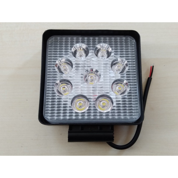 EMA SİS FARI KARE BEYAZ LED 27W 9 LED (METAL GÖVDE) ÜNİVERSAL SİS LAMBASI'' OFF ROAD'' PROJEKTÖR