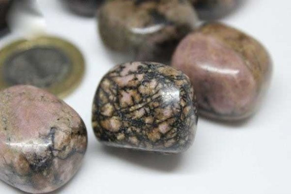 Rodonit Taşı Tamburlanmış (28-35gr) ürün görseli