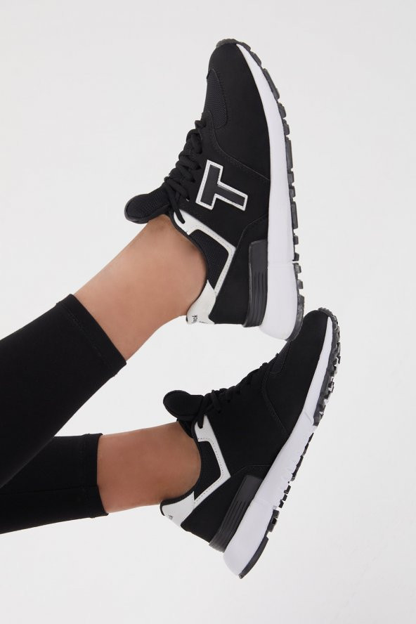 Unisex Siyah Beyaz Kaymaz Eva Taban Bağcıklı Sneaker
