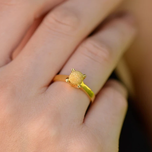 22 Ayar Altın Kumlu Tektaş Modeli Yüzük - Resim 2