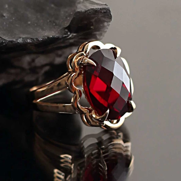 14 Ayar Altın Granat Taşlı Yüzük ürün görseli