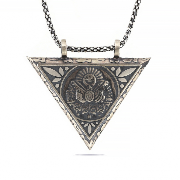 925 Ayar Gümüş Üçgen İçi Açılabilen Osmanlı Arma Muskalık Gümüş Kolye ürün görseli