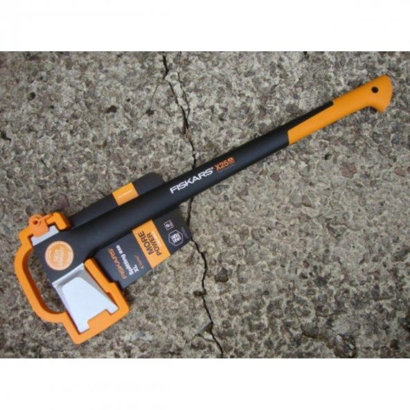 Fiskars Büyük Parçalama Baltası X25 + SW73 Budama Testeresi - 4