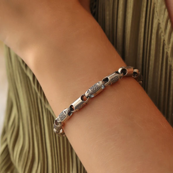 925 Ayar Gümüş Döküm İşlemeli Bileklik ürün görseli 1