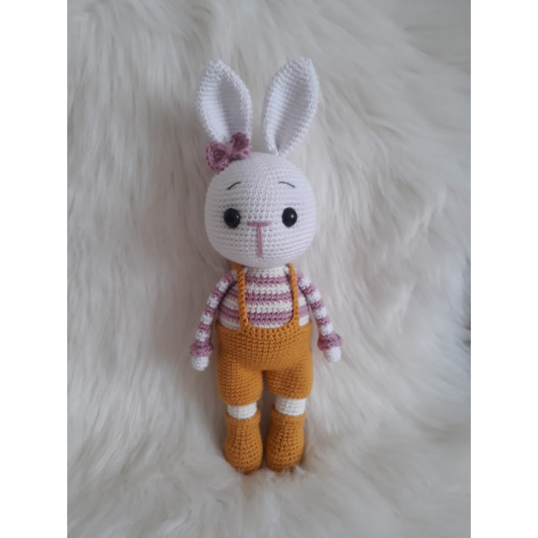 amigurumi örgü oyuncak tavşan