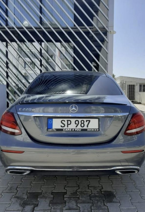 Mercedes Benz E Serisi Piano black Anatomik üniversal spoiler 120cm Elastik bagaj üstü çıta