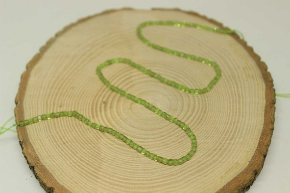 Peridot (Zebercet) Taşı Küp Şekilli Dizi 2.5mm - Resim 3