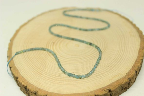 Apatit Taşı Küp Şekilli Dizi 2.5mm ürün görseli