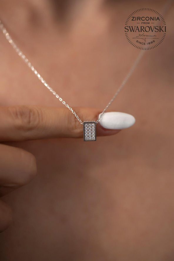 Swarovski Taşlı Dikdörtgen Model Gümüş Zirconia Kolye