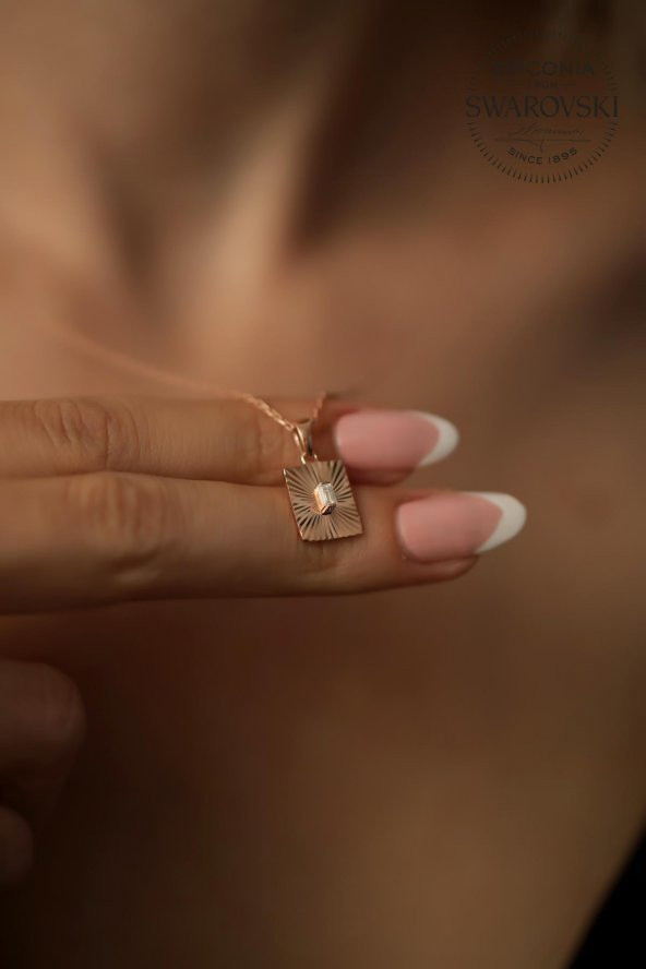Swarovski Taşlı Dikdörtgen Model Rose Kaplama Gümüş Zirconia Kolye
