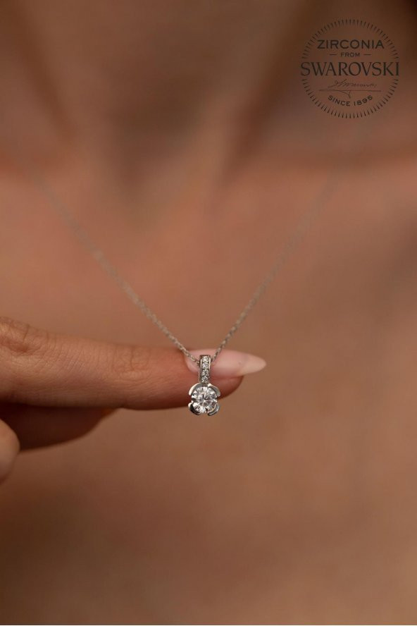 Swarovski Taşlı Tektaş Model Gümüş Zirconia Kolye