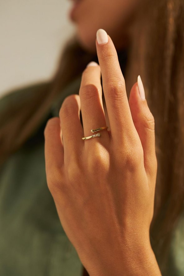 0.02 Karat Çapraz  Model Gümüş Pırlanta Yüzük