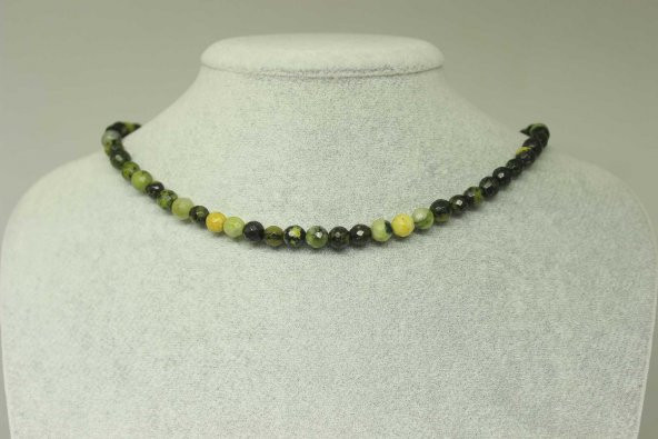 Peridot (Zebercet) Taşı Koyu Renk Faset Kesim Kolye (Klipsli)